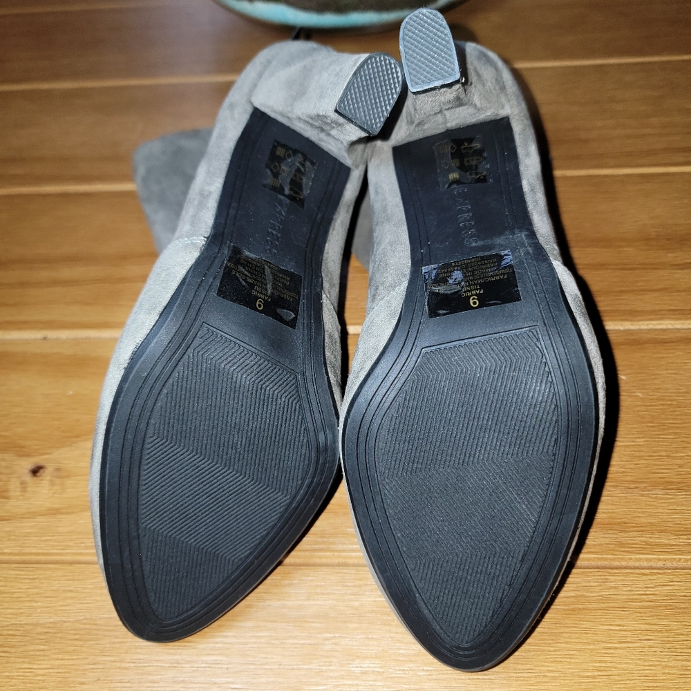 Express Booties - Size 9 - Picture 5 of 7